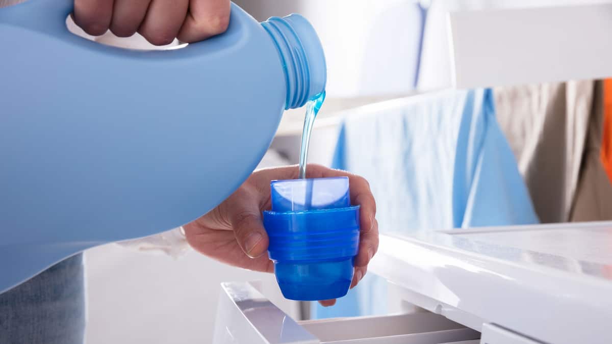 how to use liquid detergent