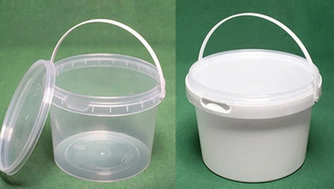 plastic bucket with lid