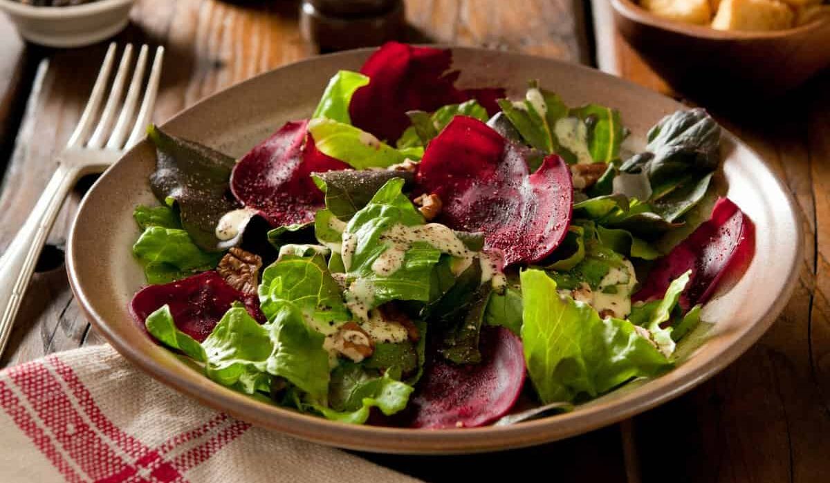Beet salad with balsamic dressing