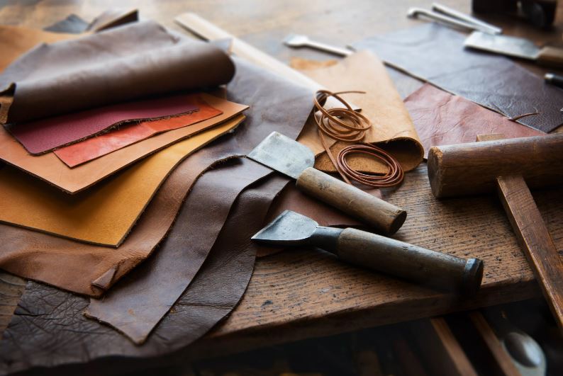 Leather crafting course