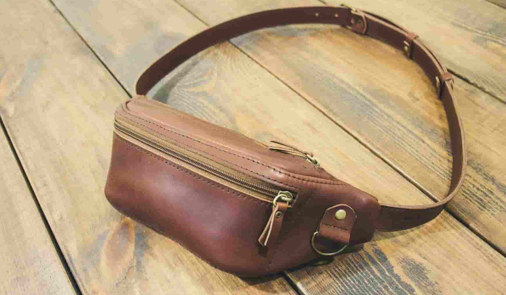 Pouch leather bag with pocket