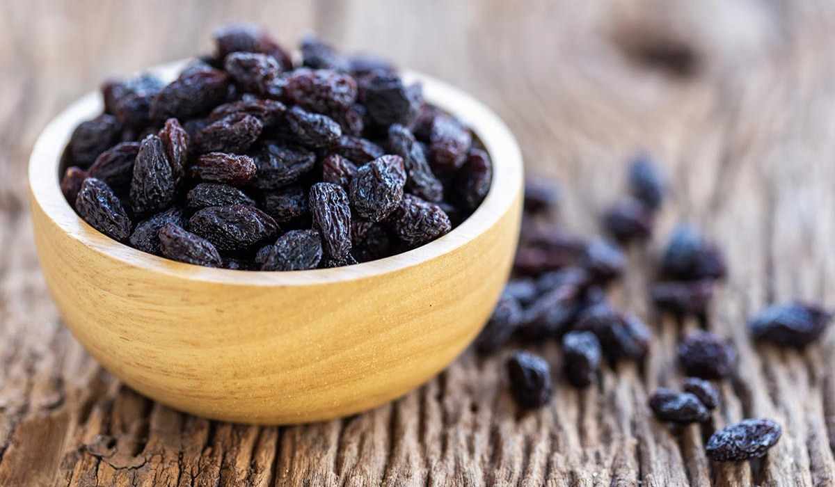 black raisins iron