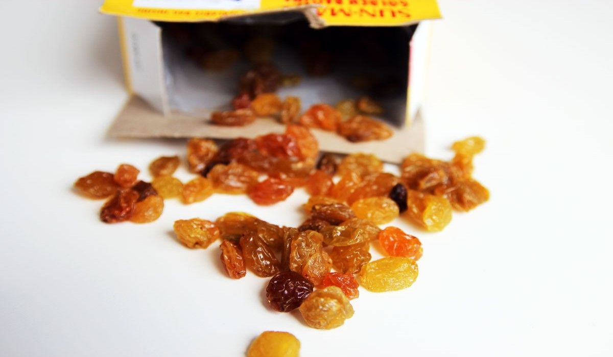 organic golden raisins Canada - Arad Branding