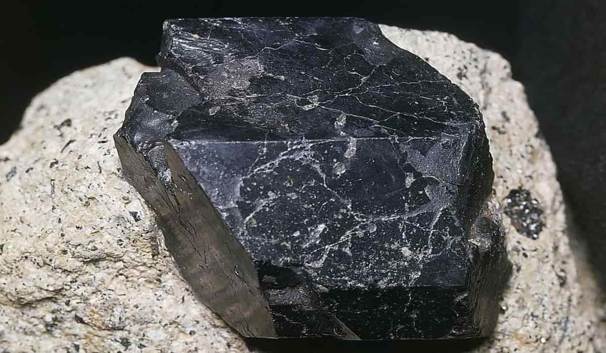 black sandstone crystal benefits