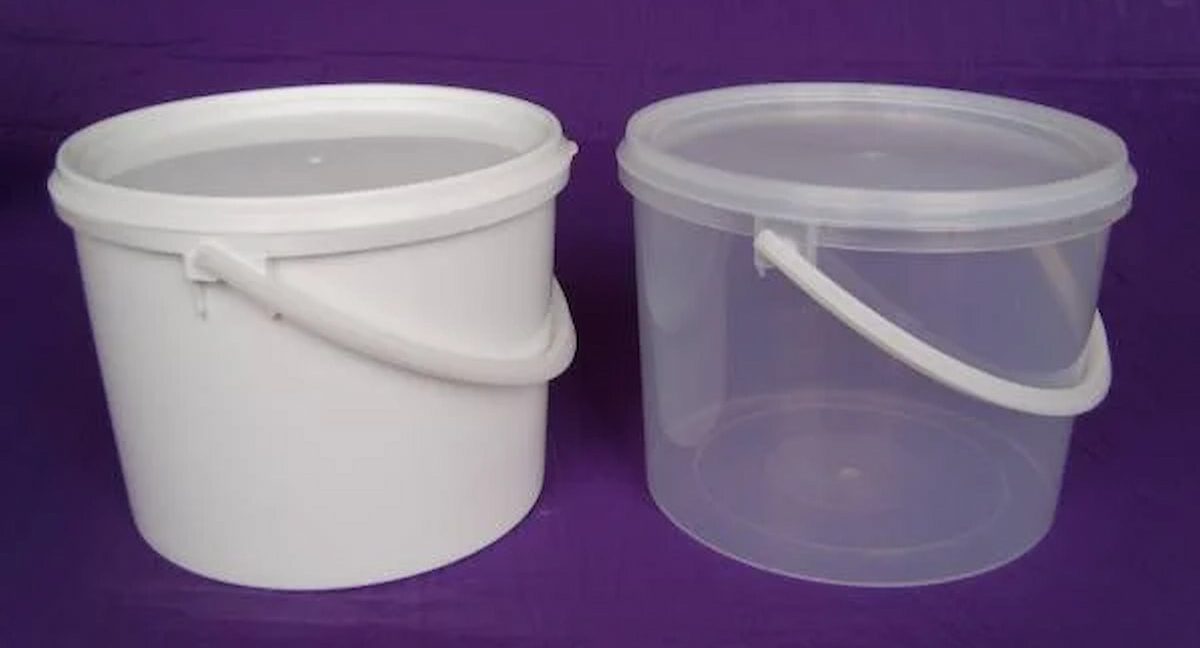 plastic bucket with handle