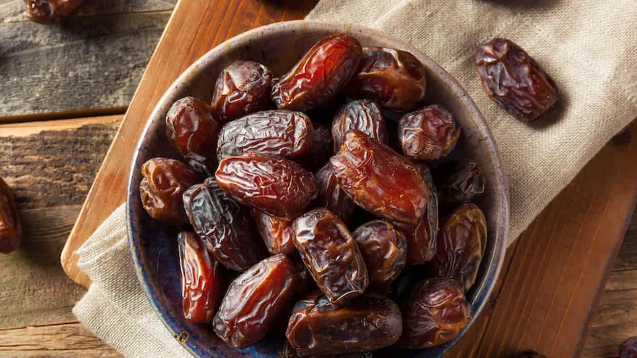 large pitted dates