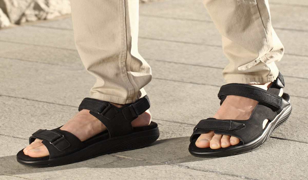 Men`s open toe sandals