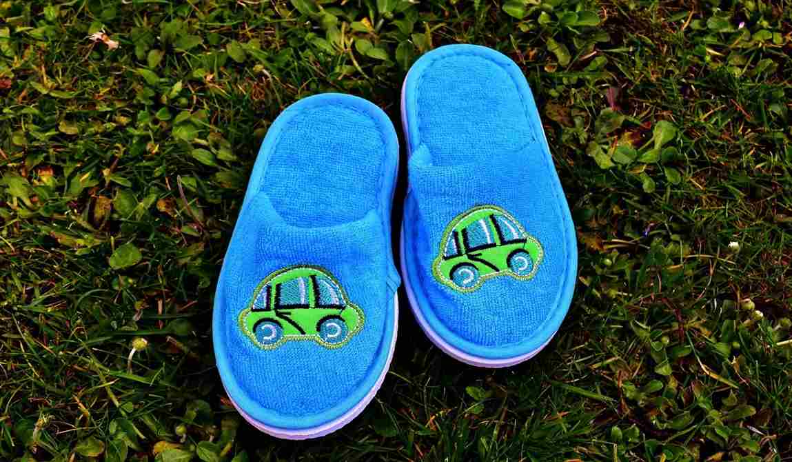 slippers for 10 year boy
