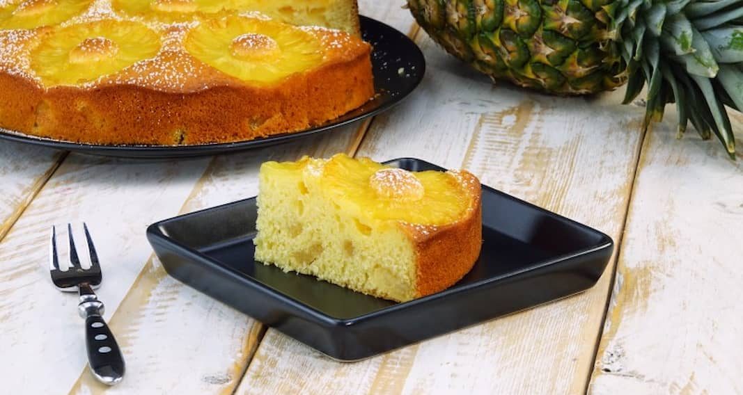 Quick Pineapple Cake