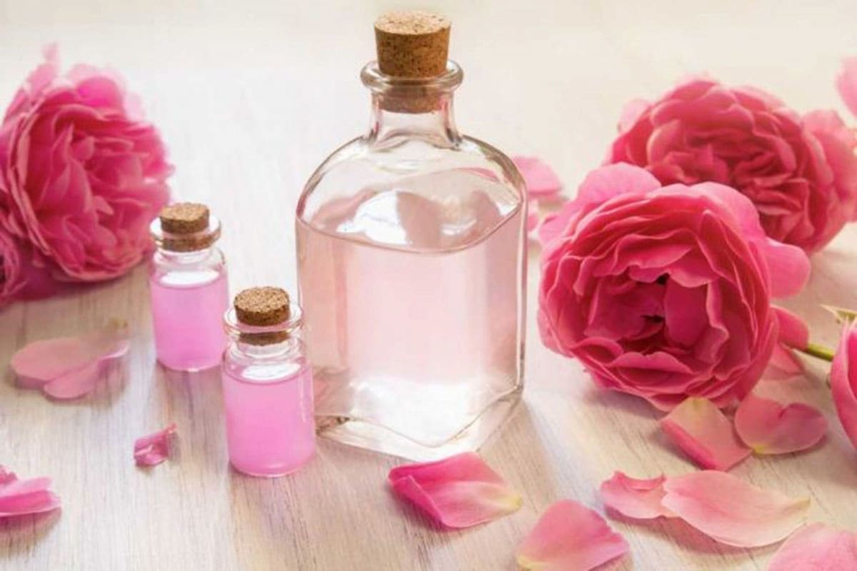 Rose water benefits for face