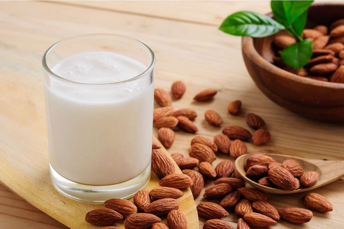 Almond milk benefits for females
