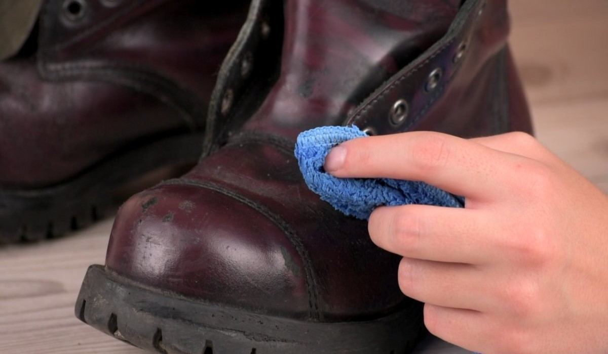 Get Water Stains Off Leather Shoes