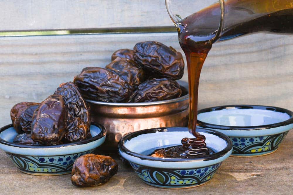 how to make date molasses