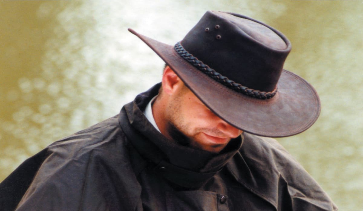 leather vs oilskin hat