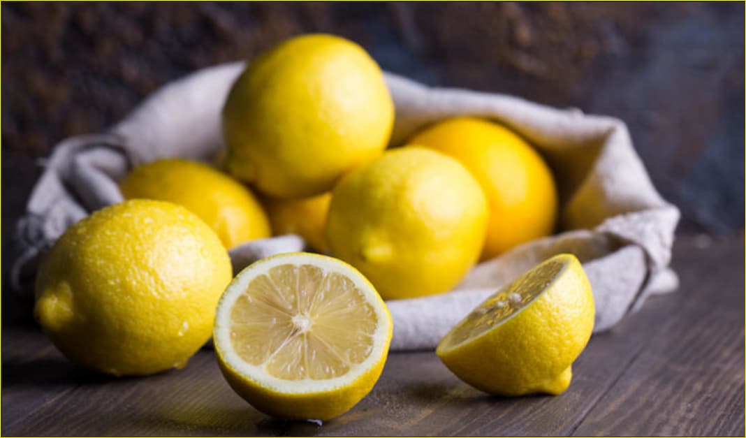 Fresh lemon market
