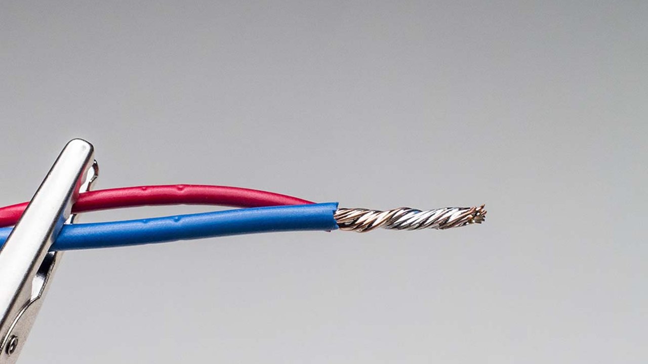 Low voltage cable for electric vehicles