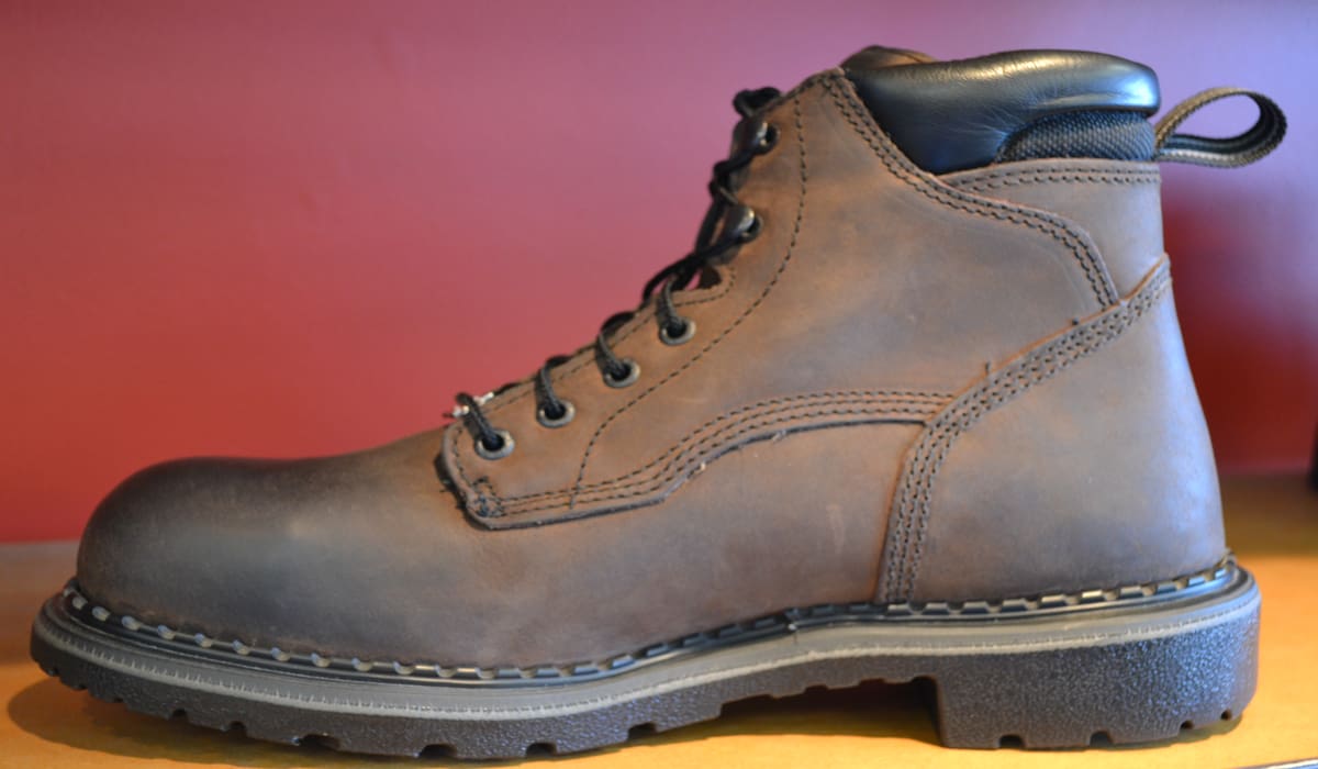 Industrial work boots purchase price + photo - Arad Branding