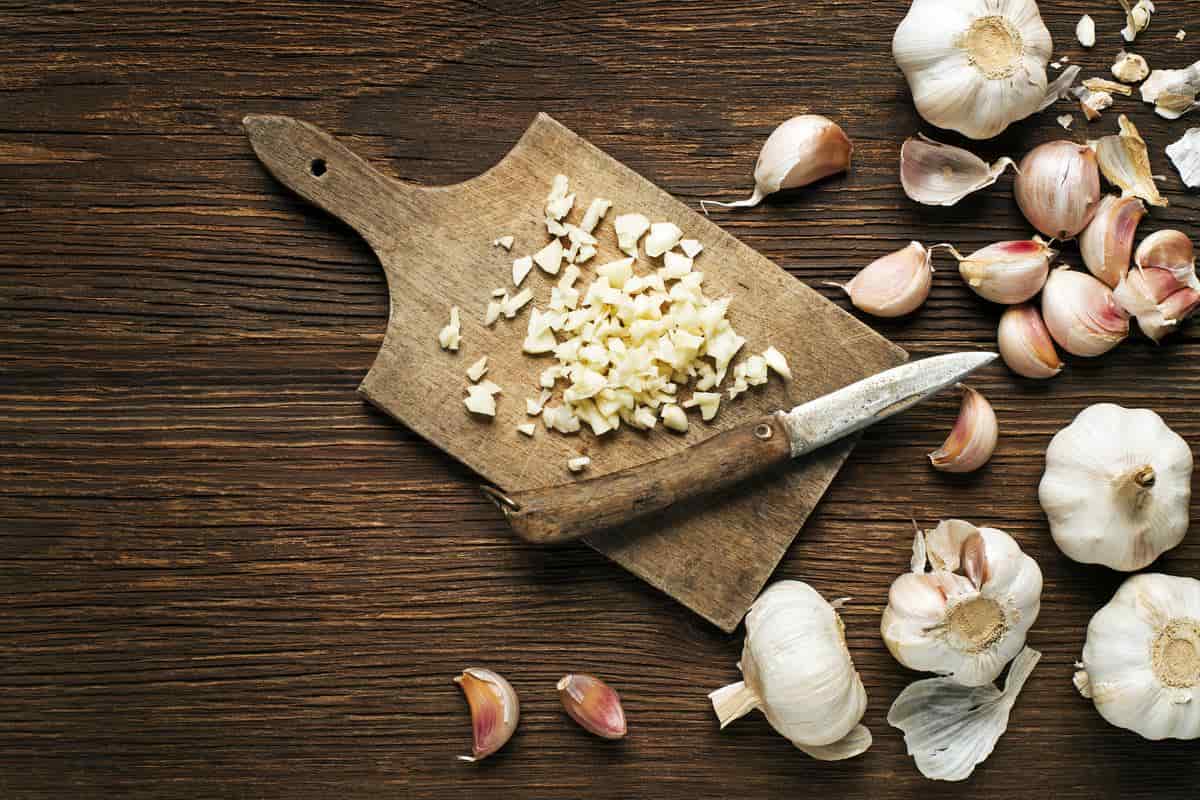 7 cloves of garlic to garlic powder