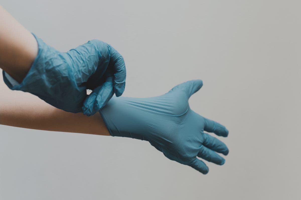 disposable medical gloves