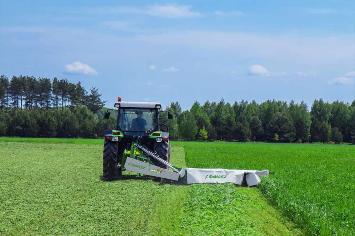 Agricultural equipment manufacturers market share