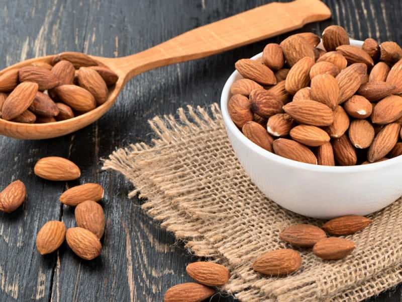 California almond wholesale price in India