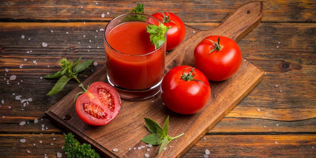 Tomato powder to paste