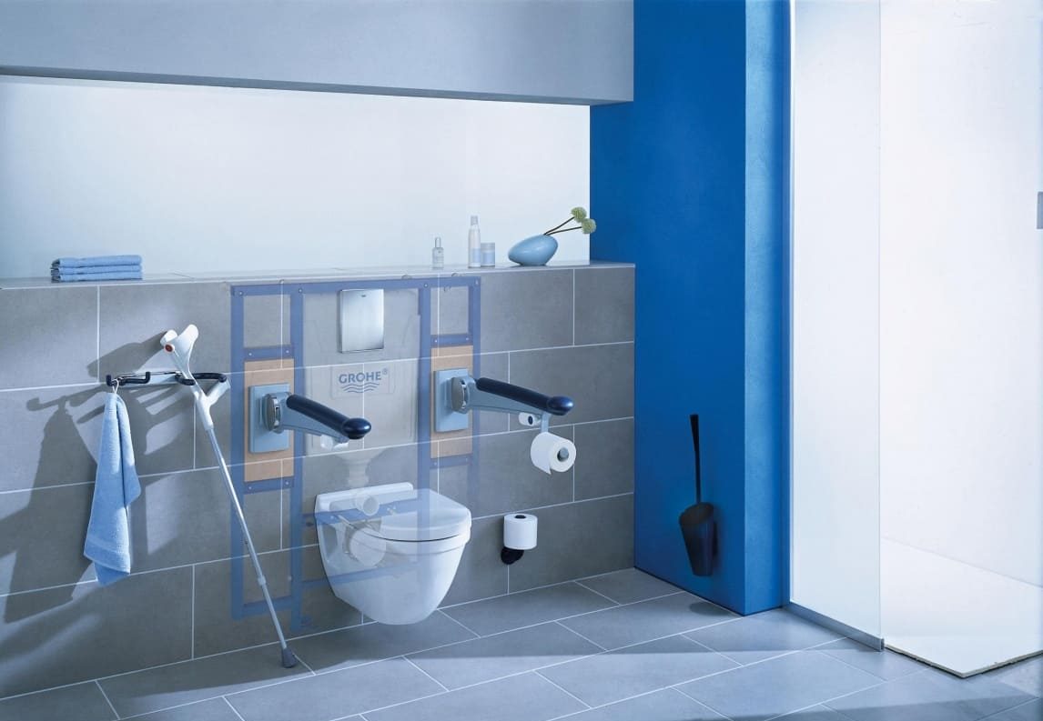 Wall hung toilet unit and frame set