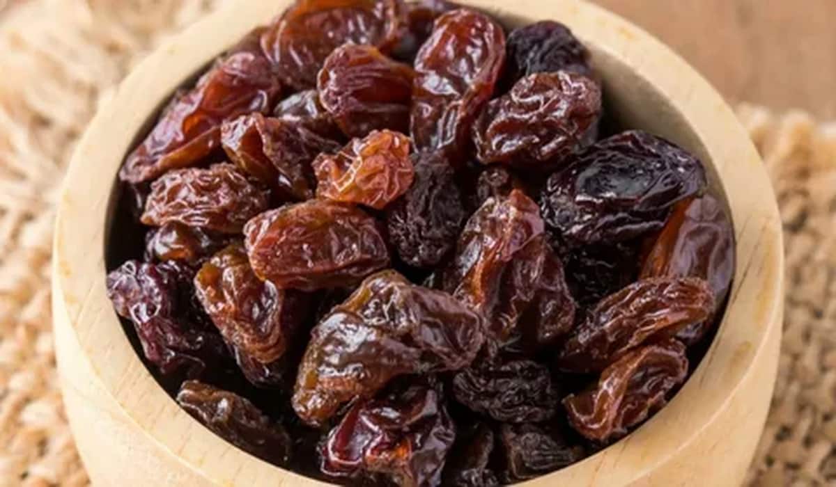 Red raisins vs raisins