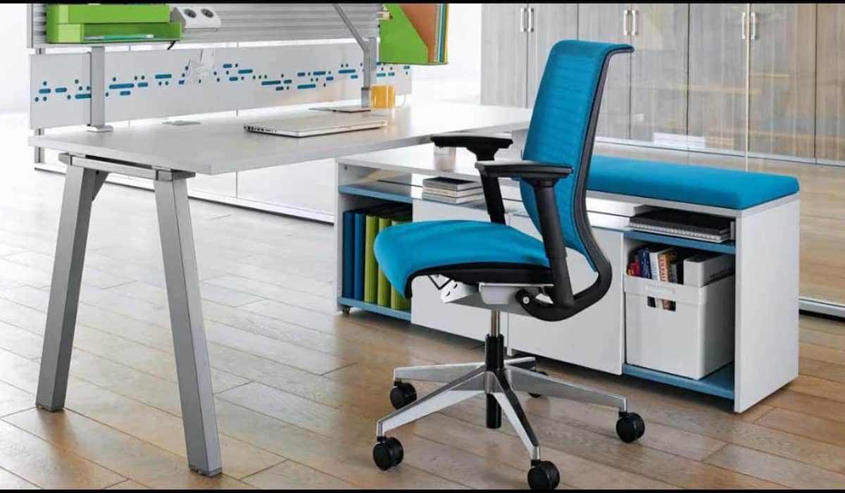 studant desk chair no wheels