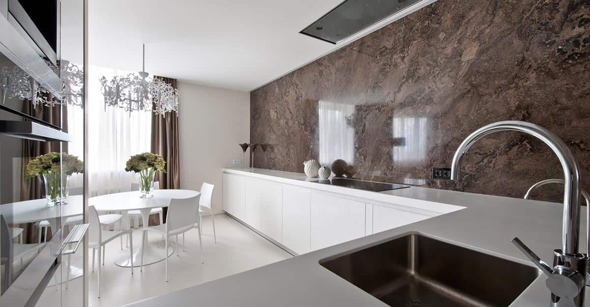 White marble kitchen backsplash