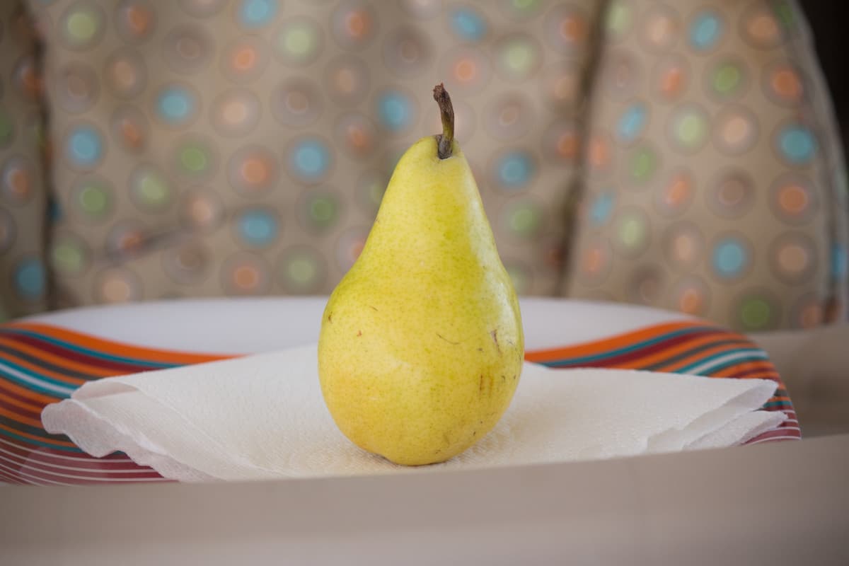 organic fresh pear fruit
