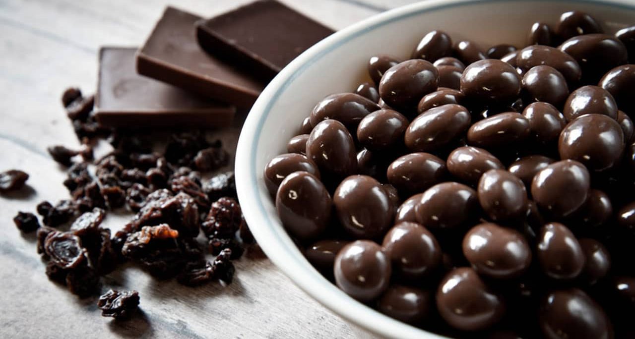 dark chocolate raisins