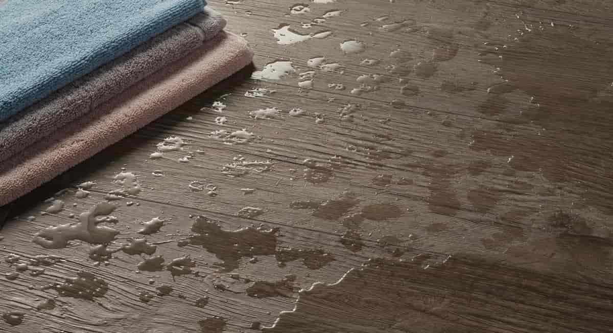 Waterproof laminate tile flooring