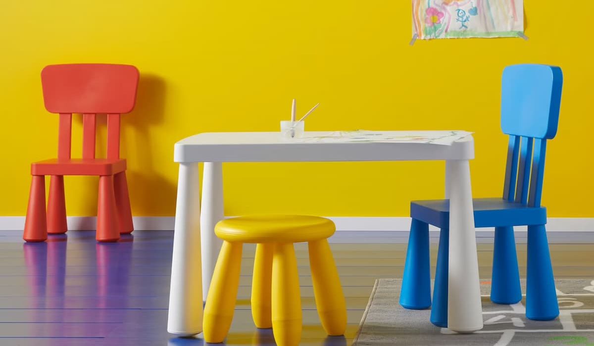 baby plastic table and chair