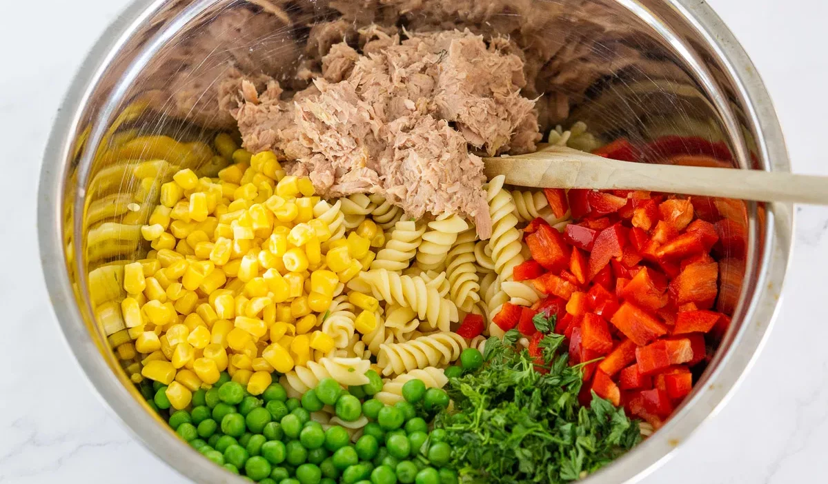 pasta salad with veggies