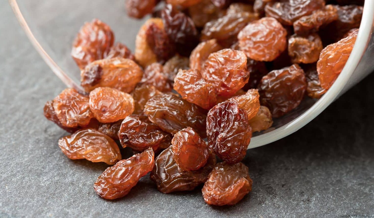 Buy New harvests of organic monukka raisins + Great Price - Arad Branding