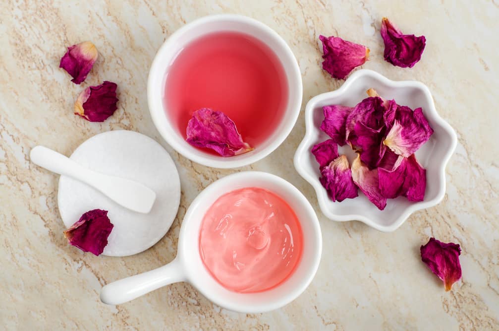 Rose powder benefits for face
