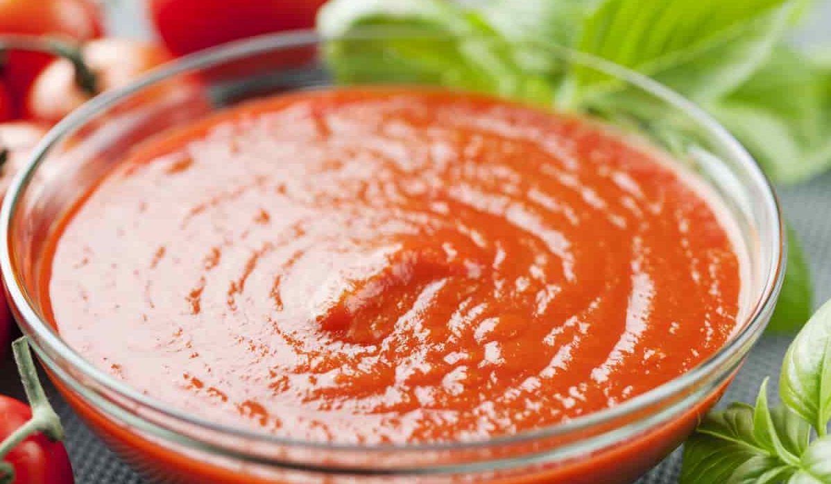 Tomato sauce machine
