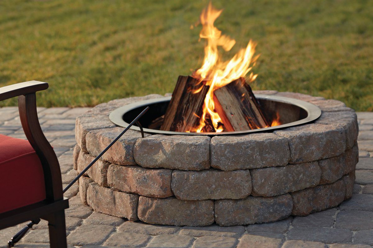 using bricks for fire pit