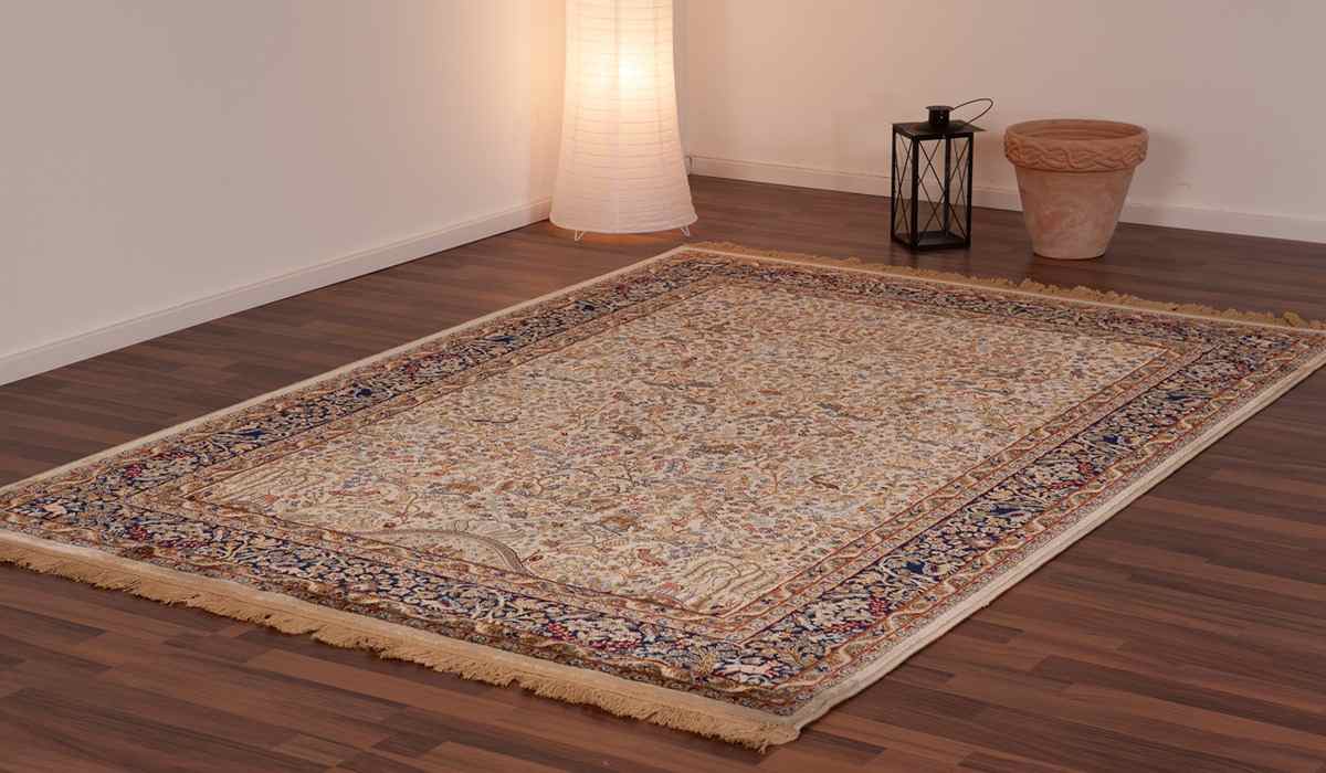 Kashan machine made rug
