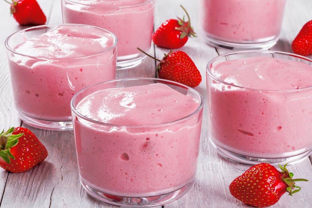 how to make strawberry puree for cake
