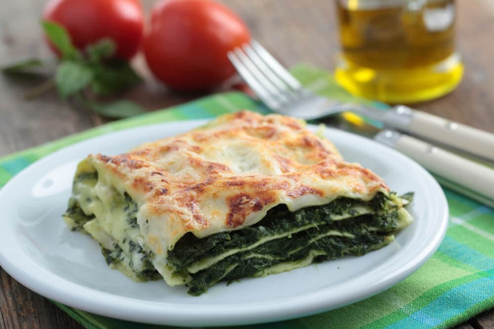 Alfredo lasagna with spinach
