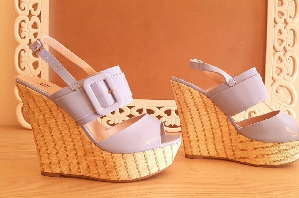 Leather wedge sandals