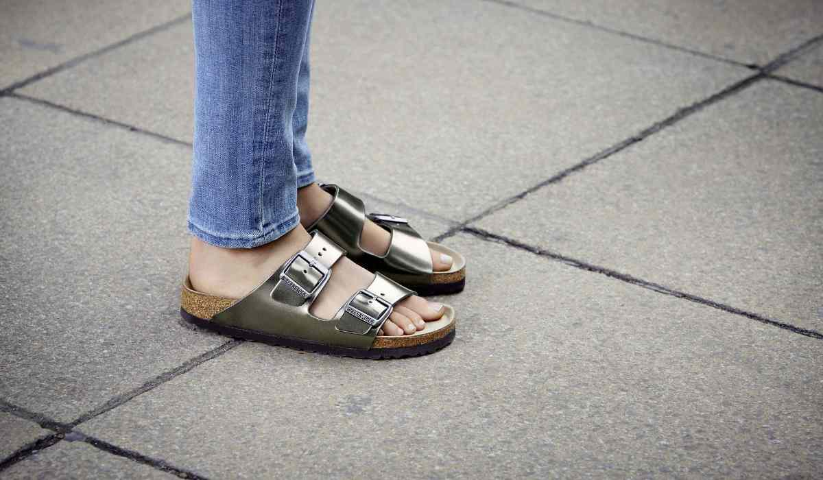 Best sandals for wide feet + great purchase price - Arad Branding