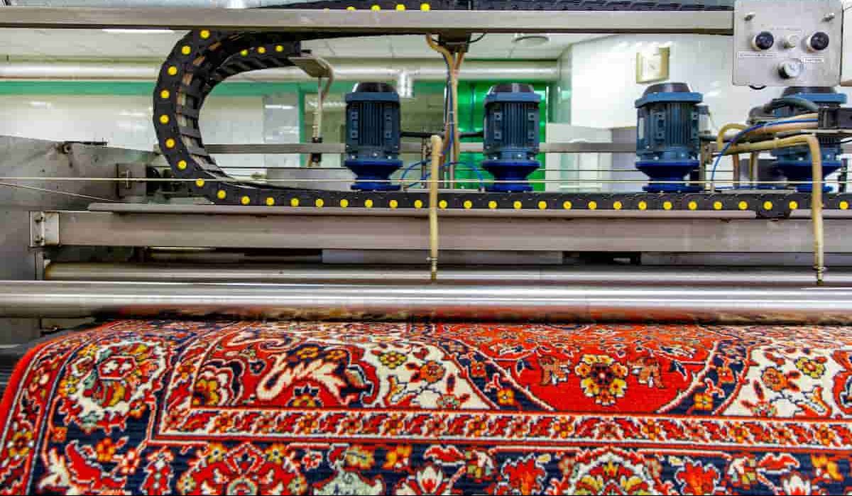 Machine made carpets in Pakistan
