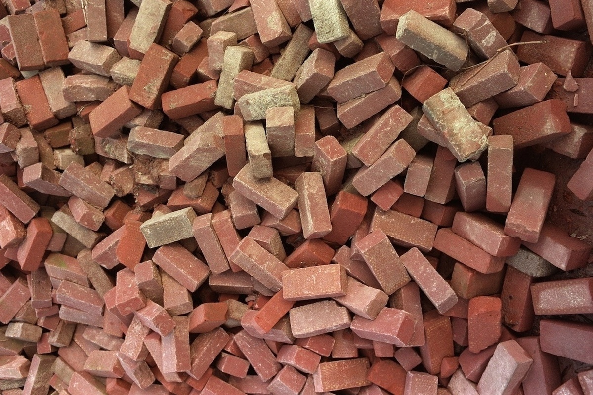are clay bricks fire resistant