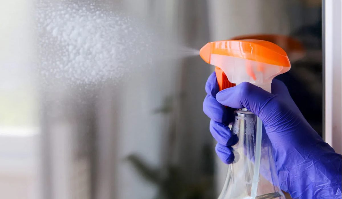 Chemical glass cleaner price in Pakistan