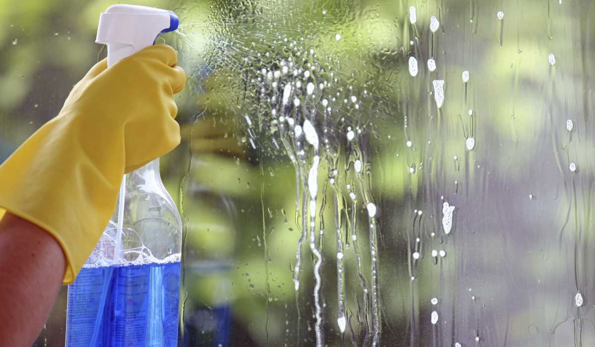 glass cleaner spray liquid price in Pakistan