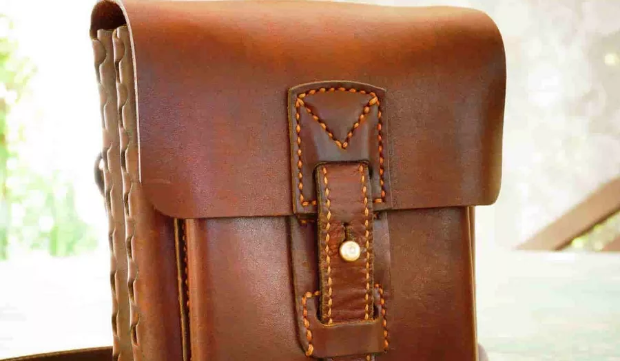 small leather bag description