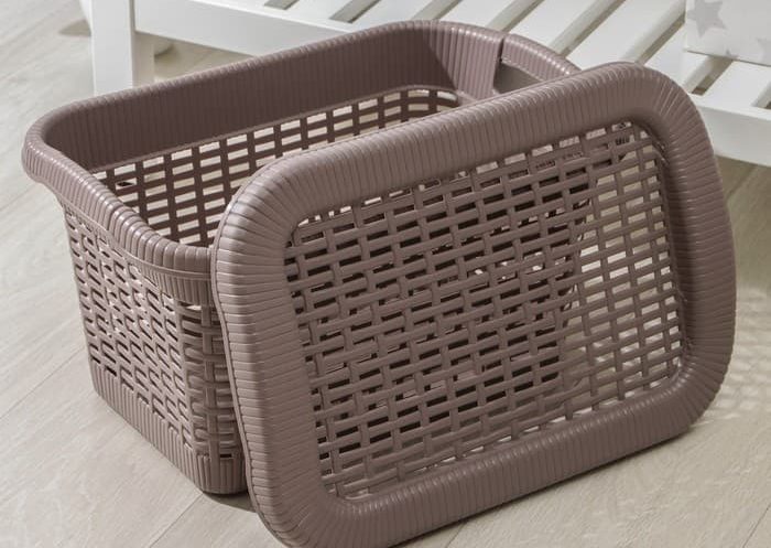 plastic basket with cover